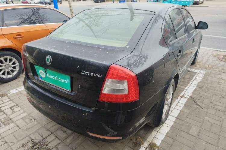Used Skoda Octavia 2013 1.6L Manual Yijun Edition Rear Right 45 Deg