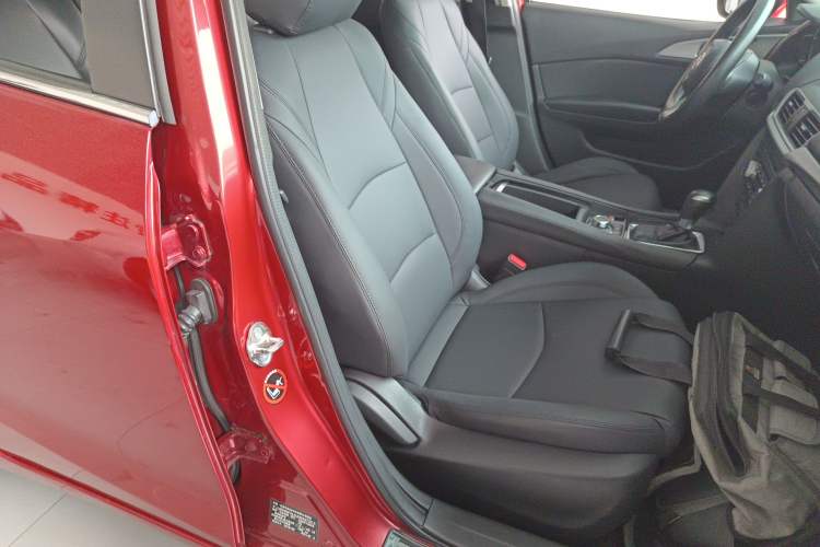 Used Mazda Mazda 3 Axela 2017 Sedan 1.5L Automatic Luxury Model Emission Standard China V
