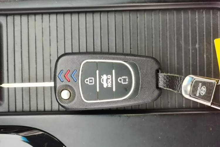 Used Hyundai Sonata 2015 Classic 2.0L Automatic Leading Edition Vehicle Key