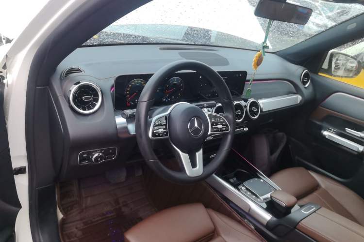 Used Mercedes-Benz GLB 2020 GLB 180 Fashion Model Center Console