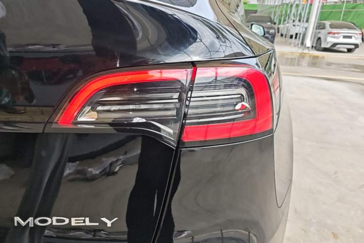 Used Tesla Model Y 2021 Standard Range Rear-Wheel Drive Version
