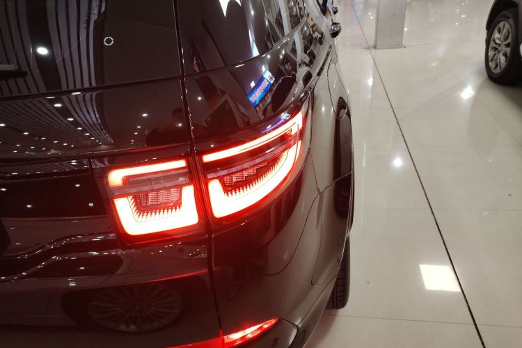 Used Land Rover Discovery Sport 2025 249 PS Performance Tech Edition
