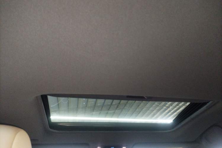 Used Toyota Granvia 2022 2.5L Hybrid Premium Edition Headliner