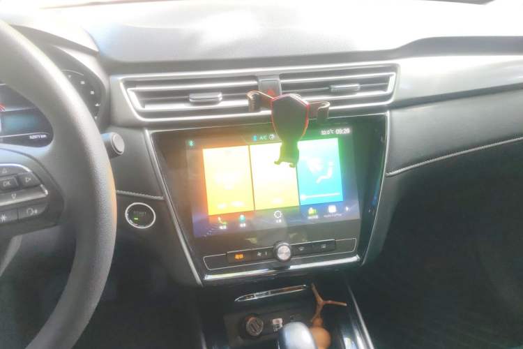 Used Roewe i5 2020 1.5L Automatic 4G Connect Luxury Flagship Edition