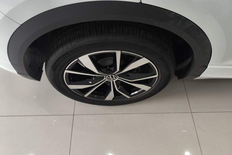 Used Volkswagen T-ROC 2023 300TSI DSG Two-Wheel-Drive Chen Guang Edition