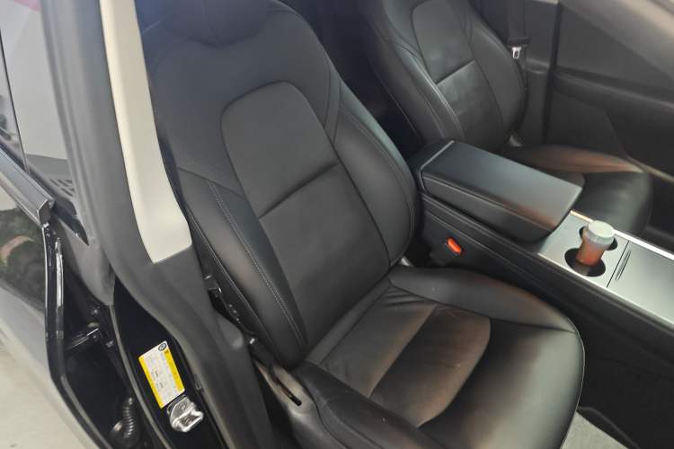 Used Tesla Model Y 2022 Rear-Wheel-Drive Version
