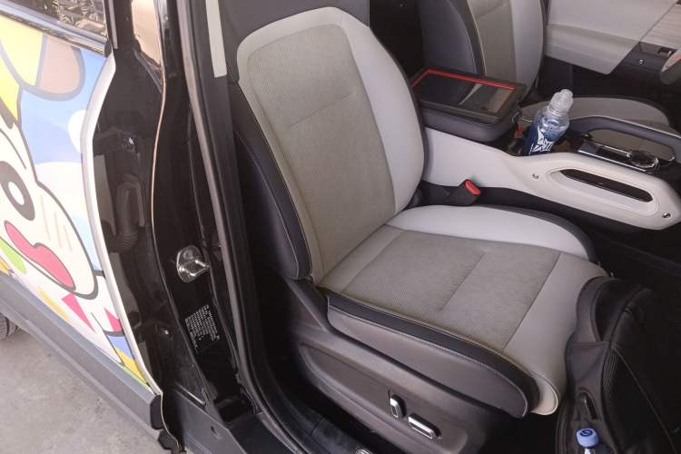 Used iCAR 03 2024 501km Four-wheel Drive Long-Range Advanced Version Right Front Seat