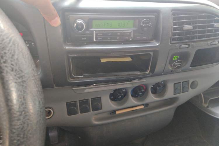 Used Ford Classic Transit 2013 2.8T Diesel Logistics Model with Short Wheelbase and Mid-Roof JX493ZLQ4