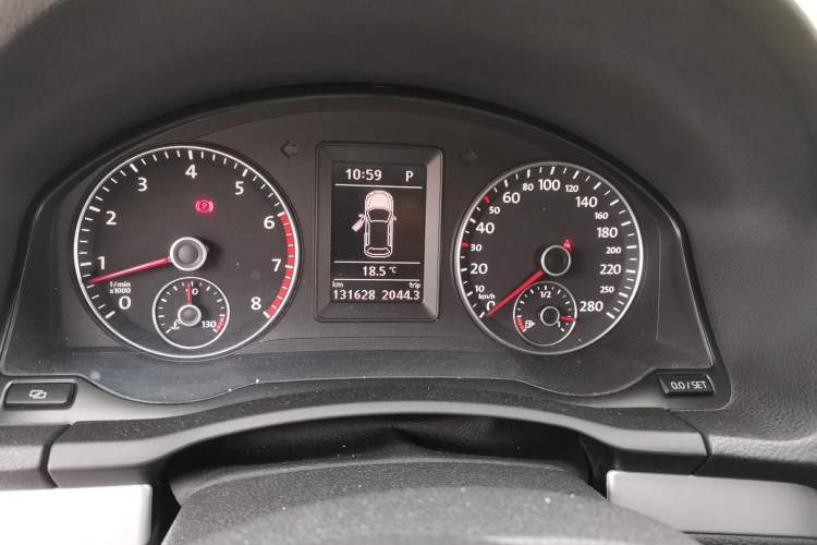 Used Volkswagen Scirocco 2011 1.4 TSI Single-Turbo Fashion Edition Instrument Cluster