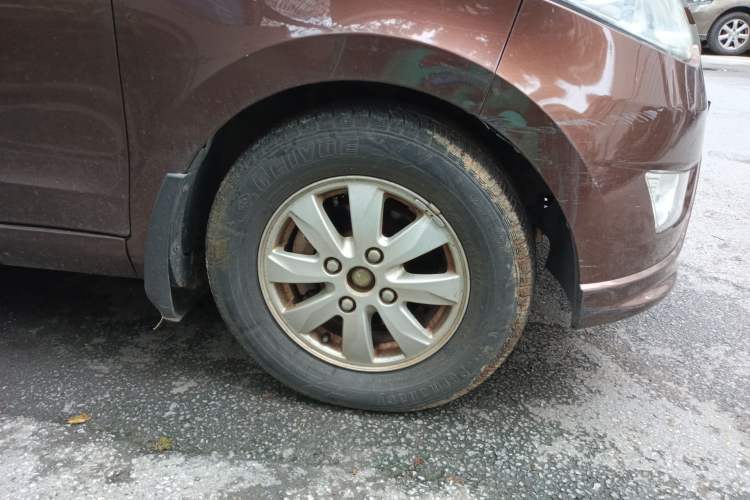 Used Wuling Hongguang 2014 1.5L S Standard Version Right Front Wheel Hub