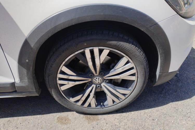 Used Volkswagen Touran 2018 Volkswagen Touran L 280TSI DSG Boundary Edition 7 Seats China V Emission Standard Right Front Wheel Hub