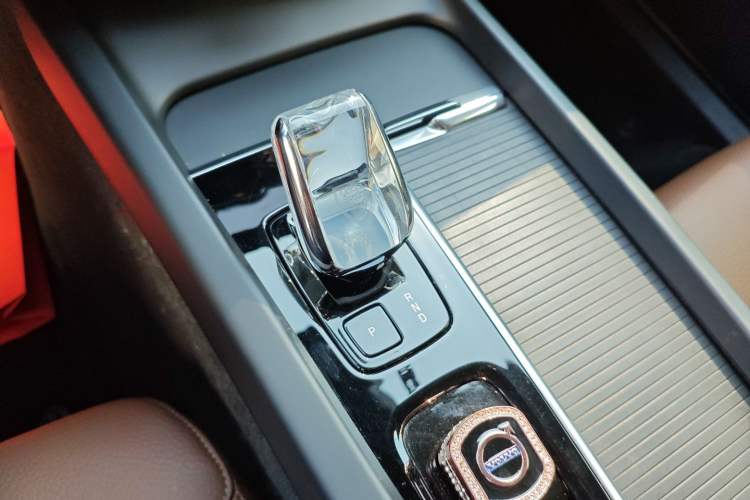 Used Volvo XC60 2025 B5 4x4 Smart Luxury Edition