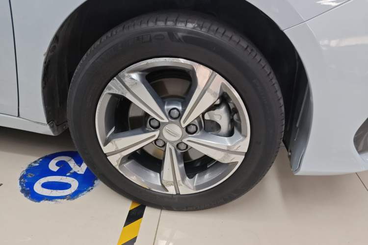 Used Geely Auto Emgrand L HiP 2022 1.5TD-DHT Pro 100KM Super Clean Right Front Wheel Hub