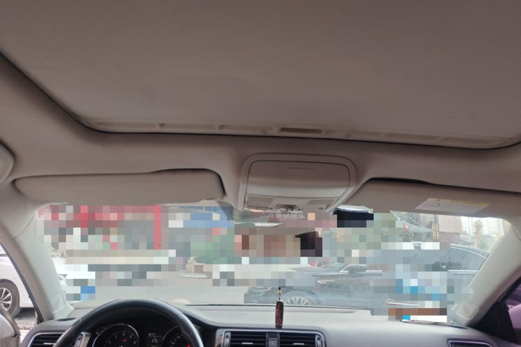 Used Volkswagen Sagitar 2015 1.6L Manual Comfort Model