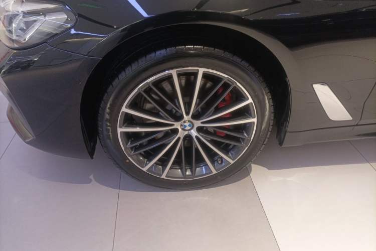 Used BMW 5 Series 2022 Second Facelift 530Li Leading Edition M Sport Package
