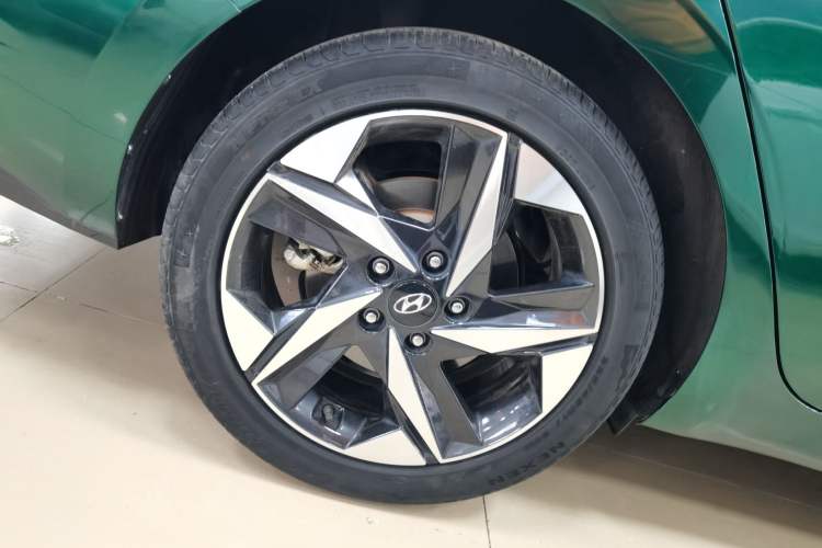 Used Hyundai Elantra 2021 1.5L CVT GLX Elite Edition Right Rear Wheel Hub