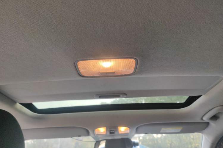 Used Hyundai Celesta 2017 1.6L Automatic Enjoyment Version GLS