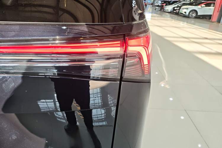 Used Buick GL8 New Energy 2025 Lu Shang Luxury Edition 7-Seater