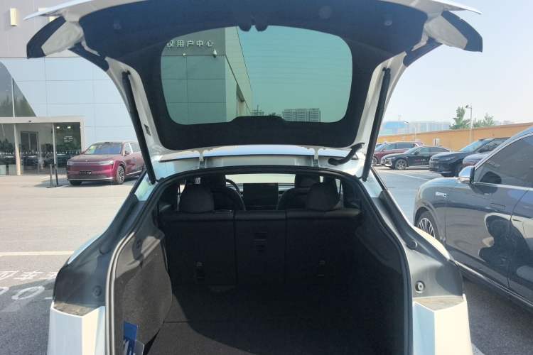 Used Tesla Model Y 2026 Rear-Drive Model Trunk