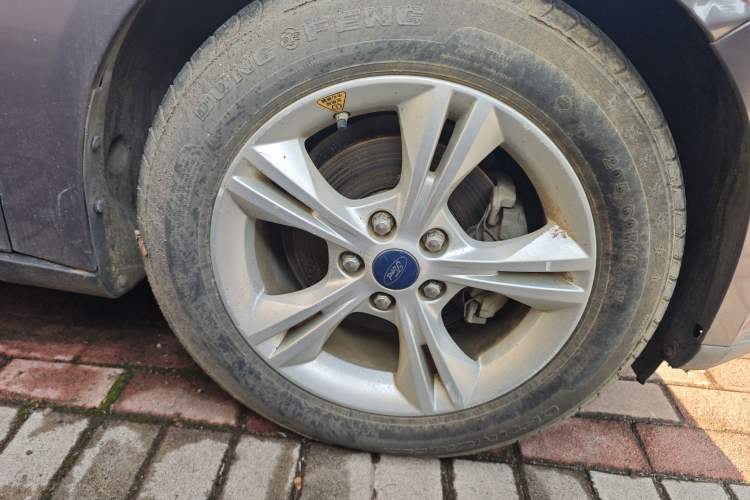 Used Ford Focus 2012 Sedan 1.6L Automatic Fashion Edition