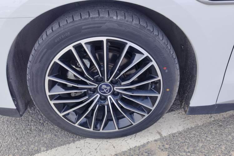 Used BYD Han 2022 DM-i 121KM Prestige Model
