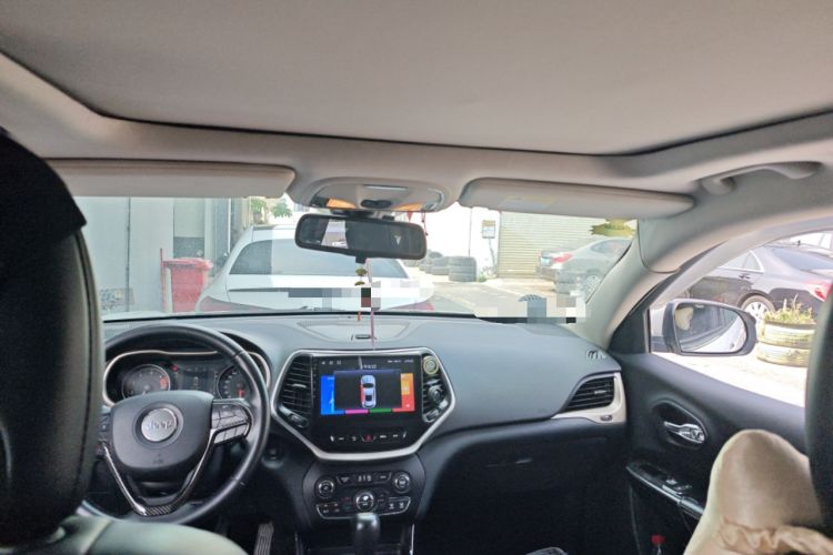 Used Jeep Cherokee 2016 2.4L Leading Edition
