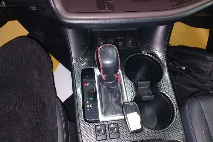 Used Toyota Highlander 2017 2.0T Four-Wheel Drive Luxury Edition 7 Seats