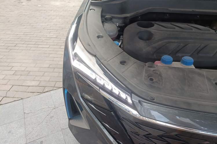 Used CHANGAN OSHAN Z6 New Energy 2023 ZhiDian iDD 150KM Flagship PLUS Right Front Headlight