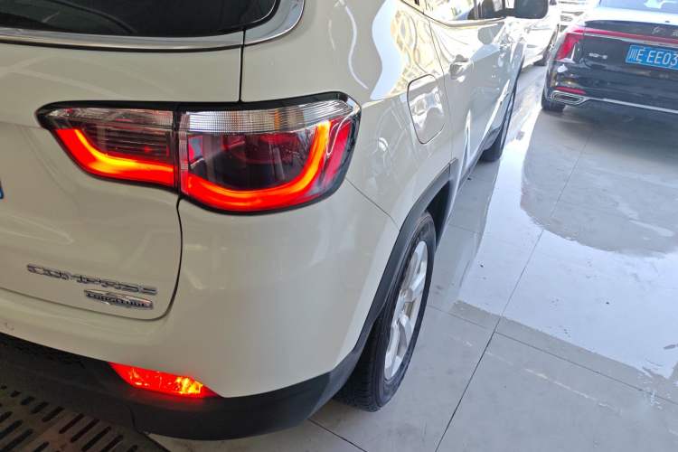 Used Jeep Compass 2017 200T Automatic Enjoyment Version Exterior 3