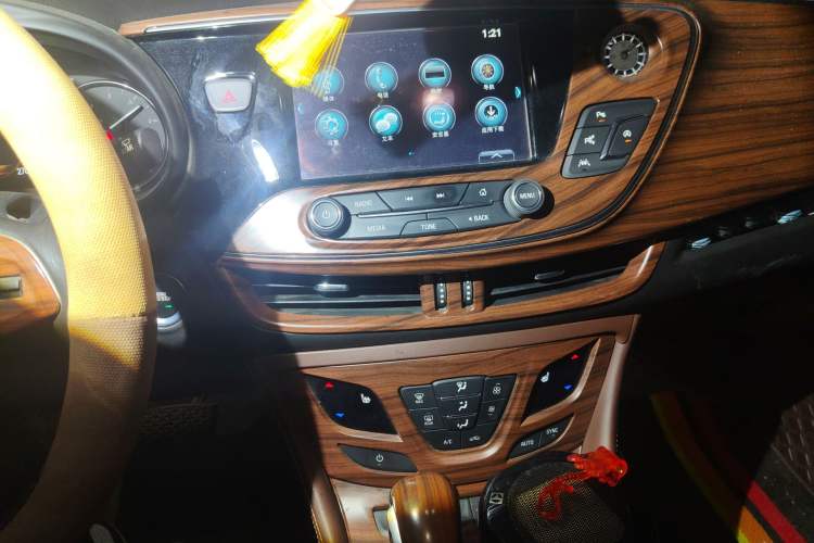 Used Buick Envision 2018 28T Four-Wheel Drive Luxury Model
