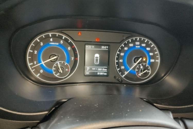 Used Dongfeng Fengon S560 2018 Upgraded Model 1.8L CVT Prestige 7-Seater Instrument Cluster