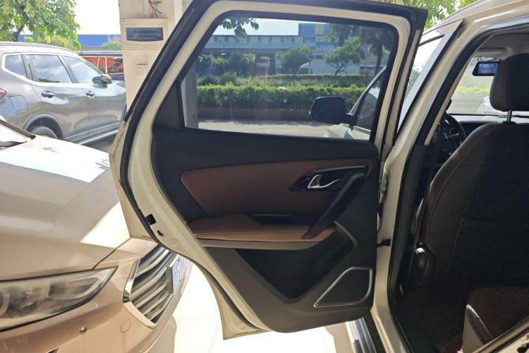 Used FAW Senya R7 2017 1.6L Manual Luxury Model