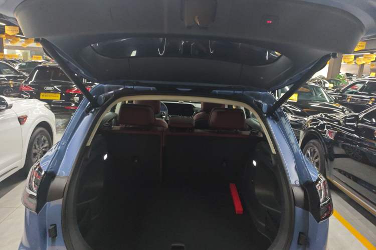 Used Hongqi HS5 2023 2.0T Four-Wheel Drive Flagship Pro Edition
