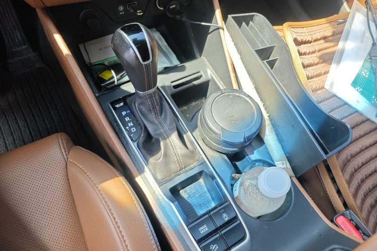 Used Hyundai Tucson 2015 1.6T Dual-Clutch Two-Wheel-Drive Leading Model Gear Lever