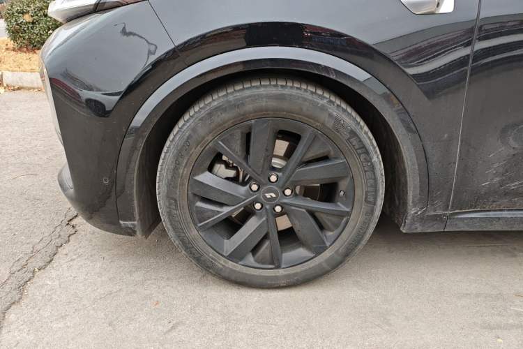 Used Li Auto L8 2023 Pro Model
