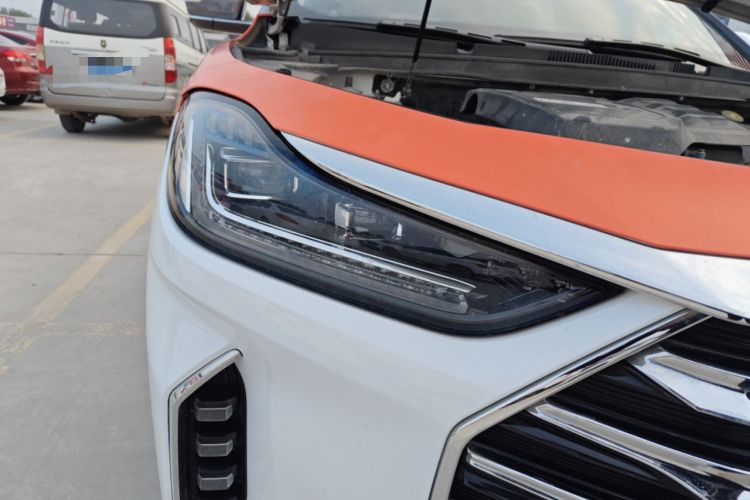 Used JETOUR X70 2023 Zhuge 2.0T DCT Wolong 7-Seater Right Front Headlight