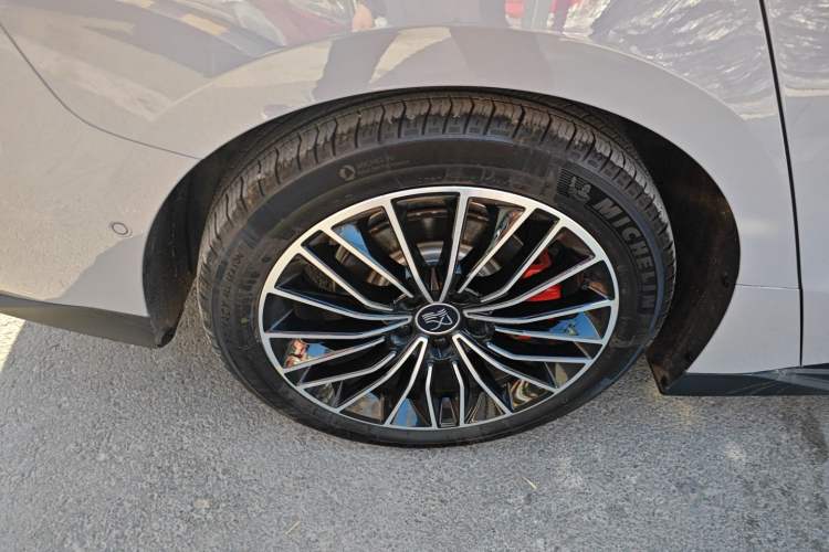 Used BYD Han 2025 EV Intelligent Driving Edition 701KM LiDAR Flagship Model
