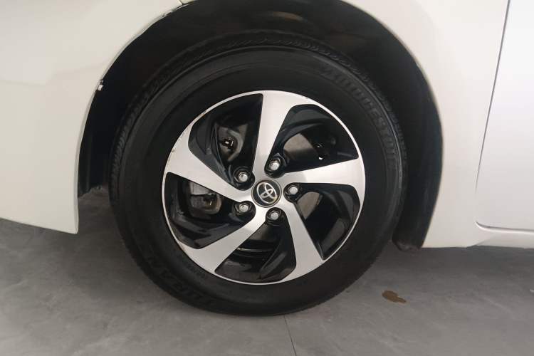 Used Toyota Levin 2017 Revised 185T CVT Elite Edition China V Standard Left Front Wheel Hub