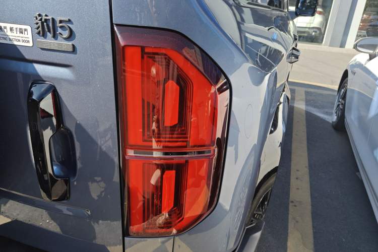 Used Formula Leopard Leopard 5 2023 Cloud Ride Flagship Edition