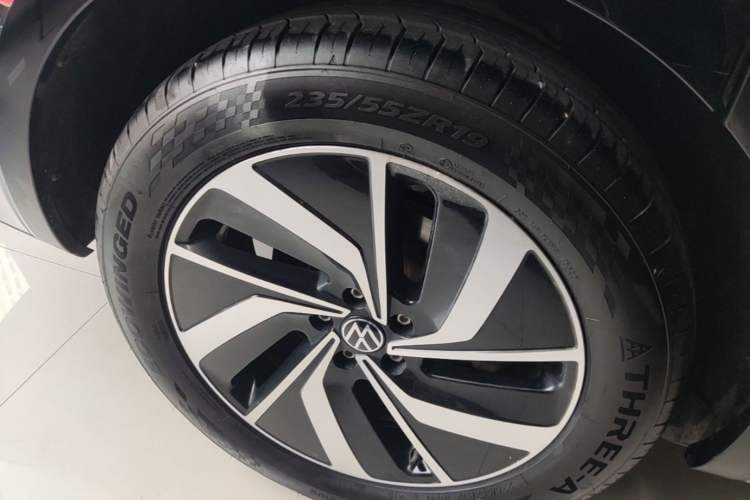 Used Volkswagen Viloran 2024 330TSI Luxury Edition Right Rear Wheel Hub