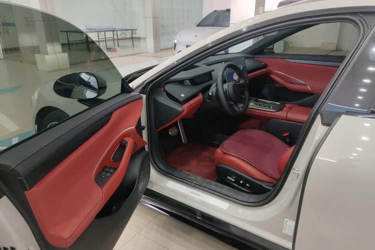 Used Xiaomi Auto SU7 2024 Four-Wheel Drive Ultra-Long Range Advanced Intelligent Driving Max Edition
