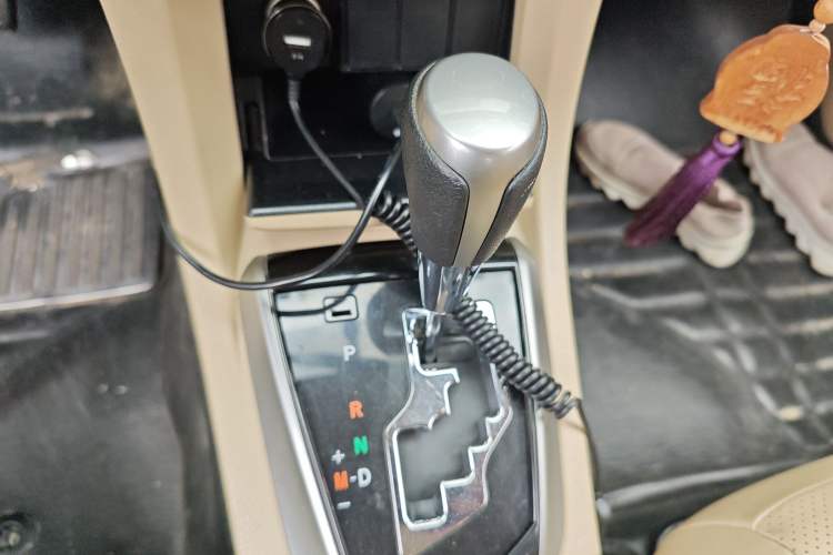 Used Toyota Corolla 2014 1.6L CVT GL Gear Lever