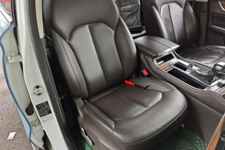 Used Roewe RX8 2018 30T Smart Connectivity Two-Wheel Drive Flagship Edition