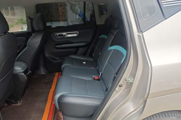 Used AION Y 2022 Plus 70 Tech Edition Left Rear Seat