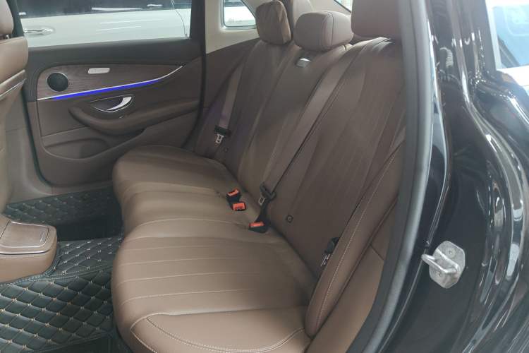 Used Mercedes-Benz E-Class 2023 Facelift E 260 L
