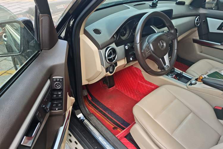 Used Mercedes-Benz GLK-Class 2013 Facelift GLK 300 4MATIC Fashion Edition