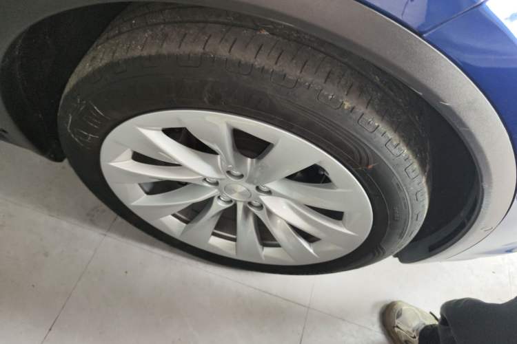 Used Tesla Model X 2019 Long-Range Version Right Front Wheel Hub