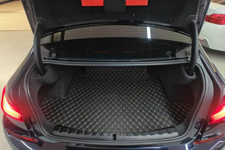 Used BMW 3 Series 2021 Second Facelift 325Li M Sport Package
