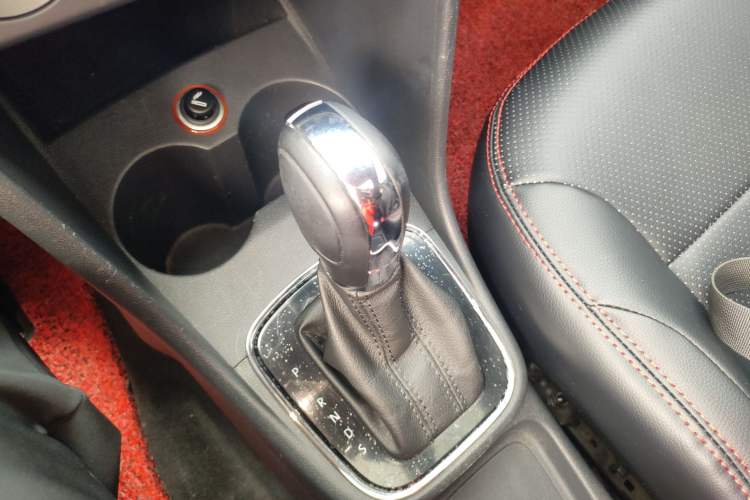 Used Volkswagen Polo 2016 1.6L Automatic Comfort Model Gear Lever