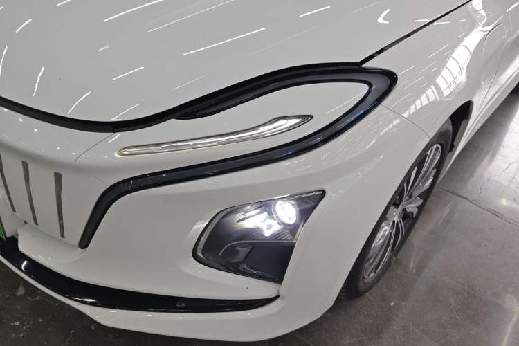 Used Hongqi E-QM5 2022 431 km Charge & Enjoy Edition